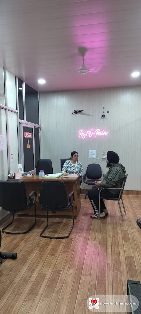 Restopain physiotherapy clinic in Model Town