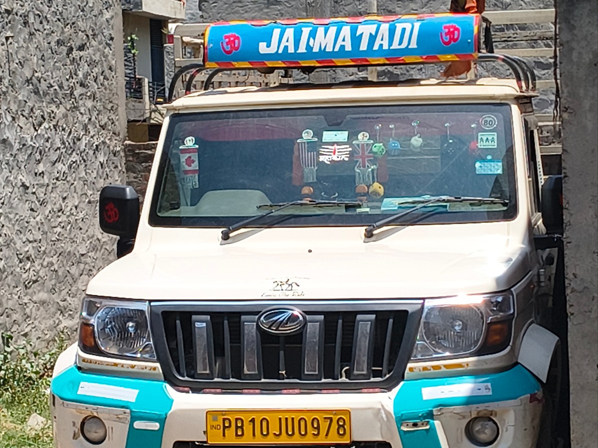 Hari Nandan goods carrier